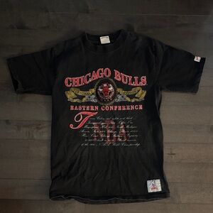 Chicago Bulls vintage black Graphic tee - Official NBA Team Shirt